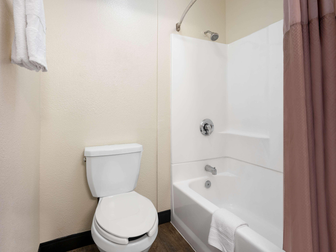 Bathroom 4, Motel 6 San Diego, CA - Downtown, San Diego