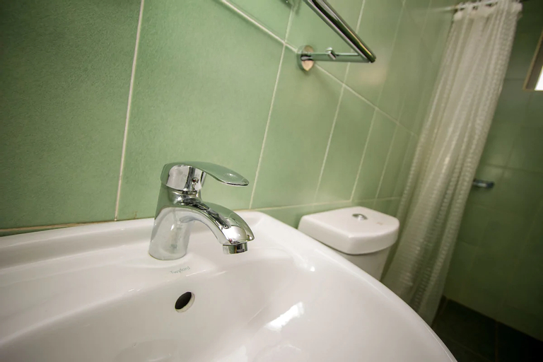 Bathroom 4, Pearl On the Nile Hotel, Jinja