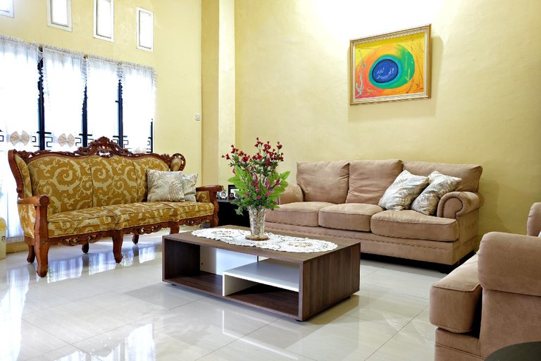 Public Area 1, SPOT ON 2845 La Reso Homestay Syariah, Maros