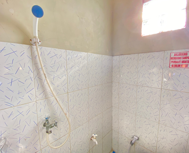 Bathroom 3, Homestay Srikandi Syariah Dieng RedPartner, Wonosobo