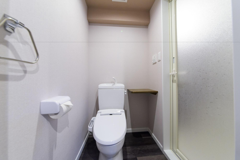 Bathroom 4, Mr. KINJO in ShantiVan TSUBOGAWA Station, Naha