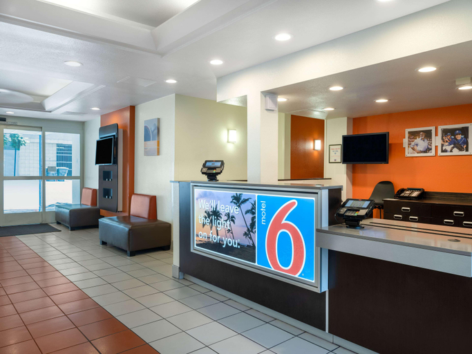 Public Area 5, Motel 6 San Diego, CA - Downtown, San Diego