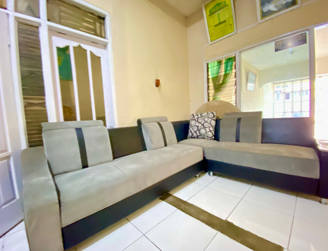 Public Area 2, Homestay Srikandi Syariah Dieng RedPartner, Wonosobo