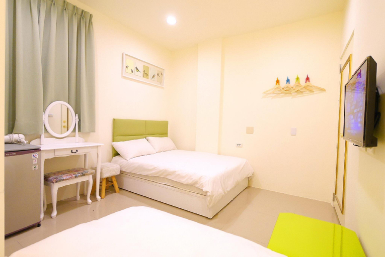 JJ Quad room 102, Taichung