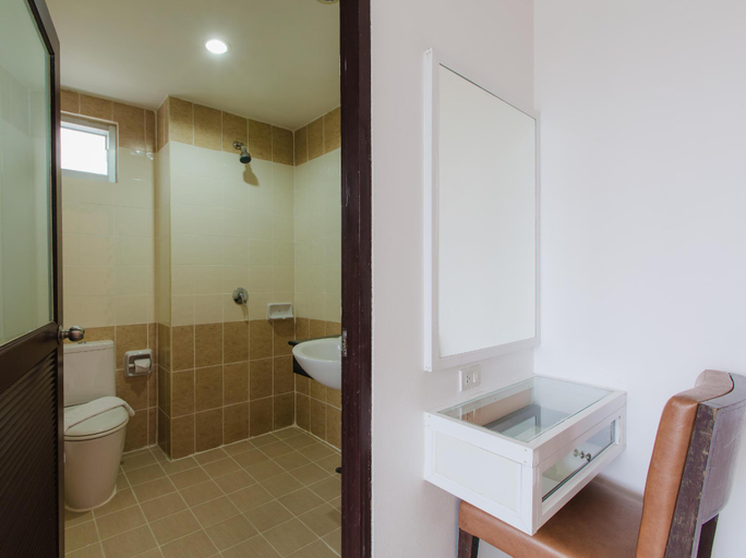 Bathroom 5, Lords Palace, Phuket Island