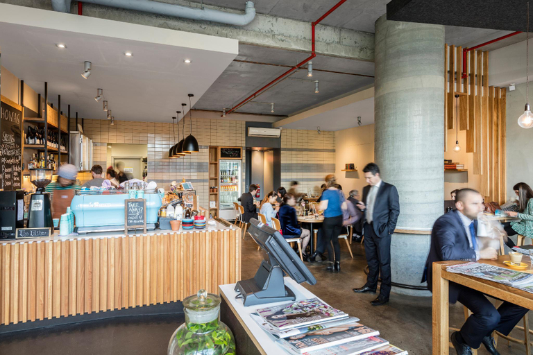 Food & Drinks 5, Oaks Melbourne on William Suites, Melbourne