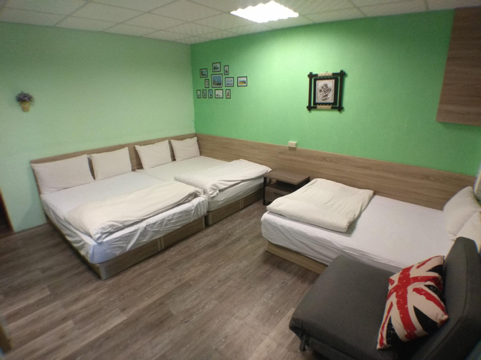 JJ House 6 Pax FX 402 , Taichung