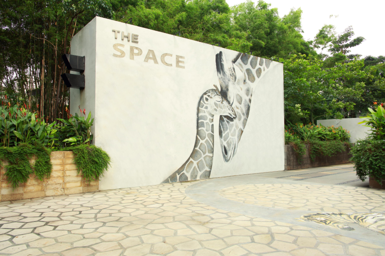 Exterior & Views 9
