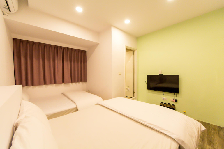 Bedroom 3, JJ Quad room W03, Taichung
