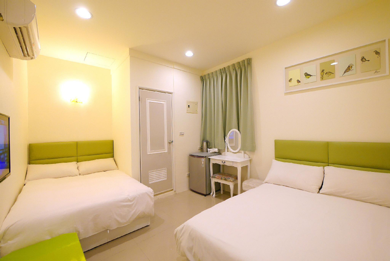 Bedroom 3, JJ Quad room 102, Taichung