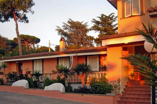 Apartment in Castel Gandolfo with garden, Rome
