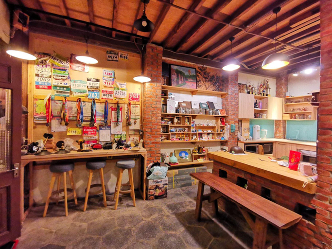 Food & Drinks, Alley Walk B & B, Tainan