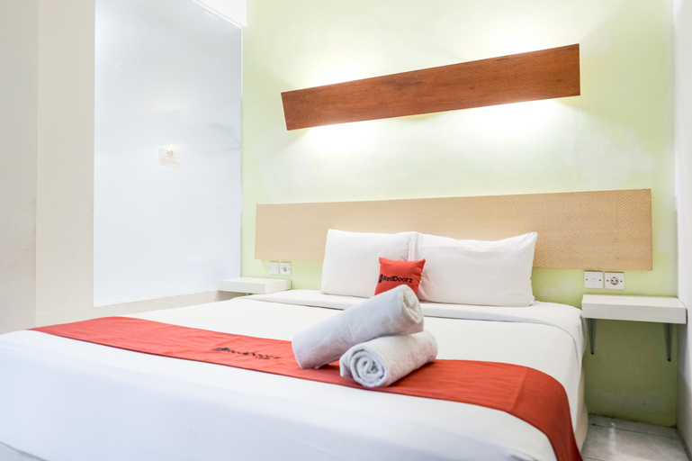 Bedroom 3, RedDoorz Plus @ Sunrise Hotel Sanur, Denpasar