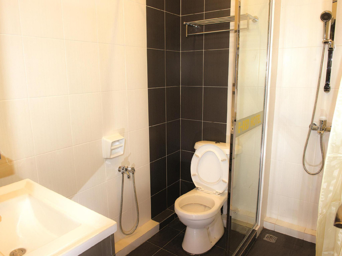 Bathroom 4, ERNES Hotel Alma, Seberang Perai Tengah
