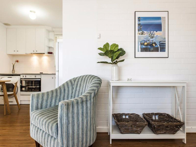 Dining Room, Hensman 10, Subiaco