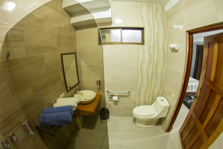 Bathroom 5, Fortuna Downtown Boutique, San Carlos