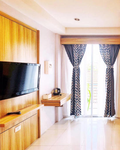 Patong Beach CatThemeHostel kingbed/balcony/lift-1, Phuket Island