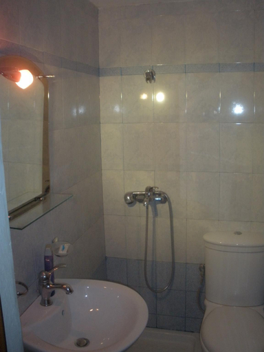 Bathroom 3, Qiqi Hotel, Gjirokastrës