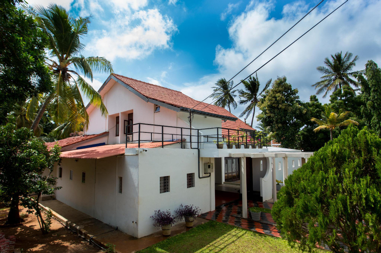 Dayanithi Guest House, Valikamam South