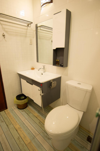 Bathroom 3, Baan Alisa Bed and Breakfast, Sai Yok