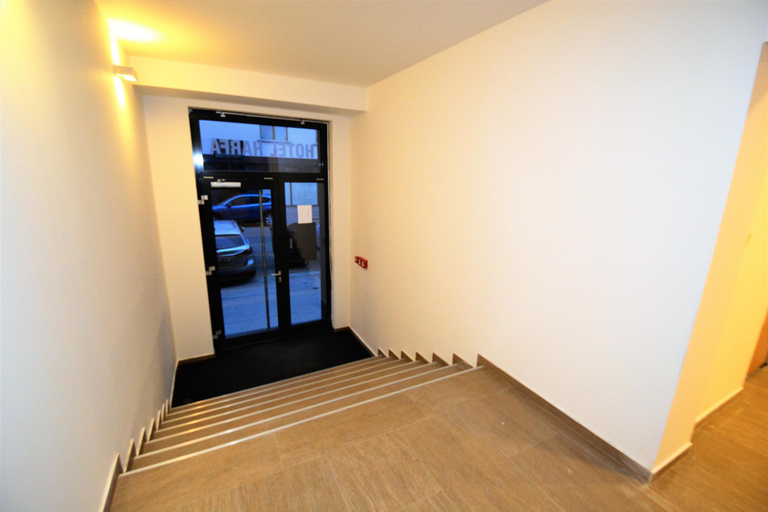 Others 4, Hotel Harfa, Praha 8
