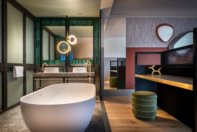 Bathroom 7