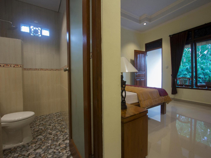 Bathroom 5, Taman Puspa, Gianyar