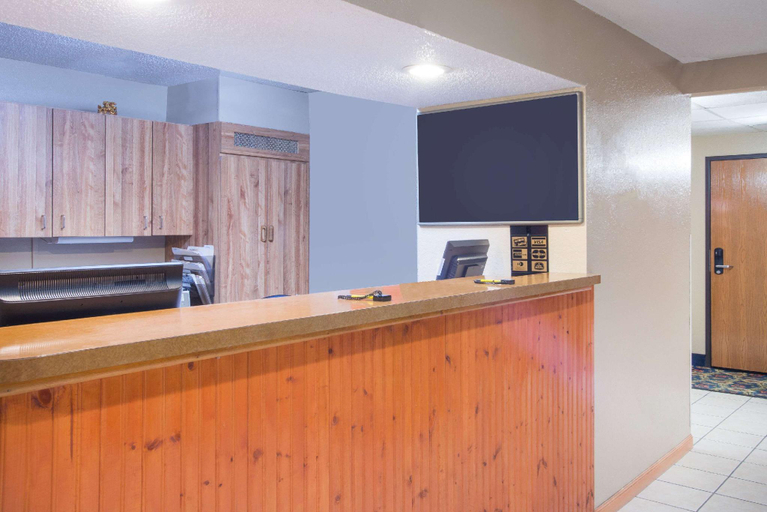 Public Area 2, Super 8 by Wyndham Massena NY, Saint Lawrence