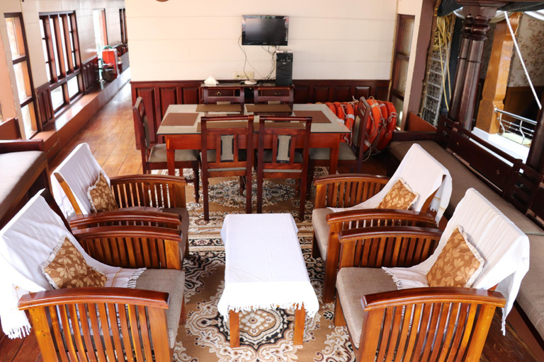 Public Area 3, Sreekrishna Houseboat C/o Sreekrishna ayurveda Panchakarma Centre                               , Alappuzha