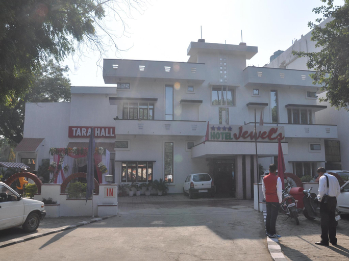 Hotel Jewels, Karnal