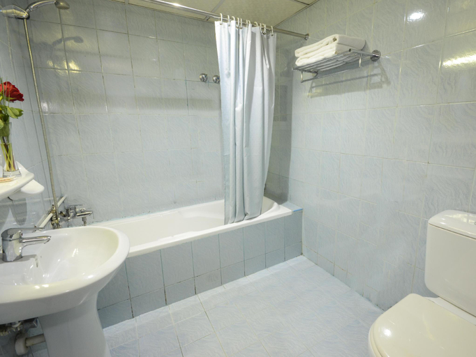 Bathroom 5, Royal Prince Hotel, Dubai