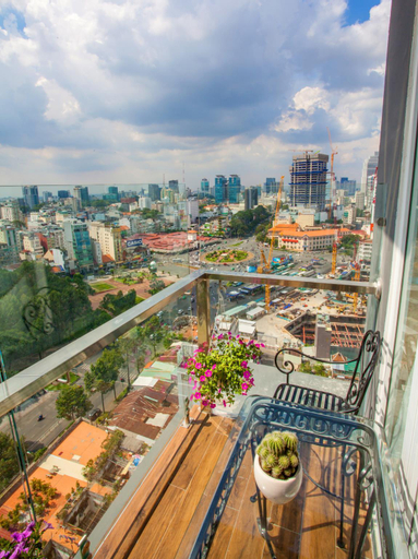 Exterior & Views 3, 5 ROOM ENTIRE APARTMENT AT CITY CENTER, District 1