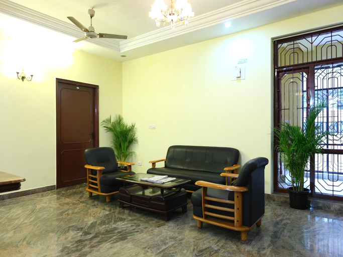 Lobby 3, Golden Flowers Inn - Ekkatuthangal, Chennai