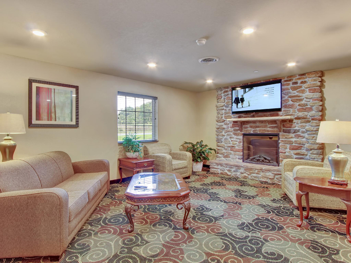 Public Area 2, Cobblestone Hotel & Suites - Waynesboro, Franklin