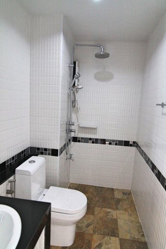 Bathroom 3, TTT Hotel, Hat Yai