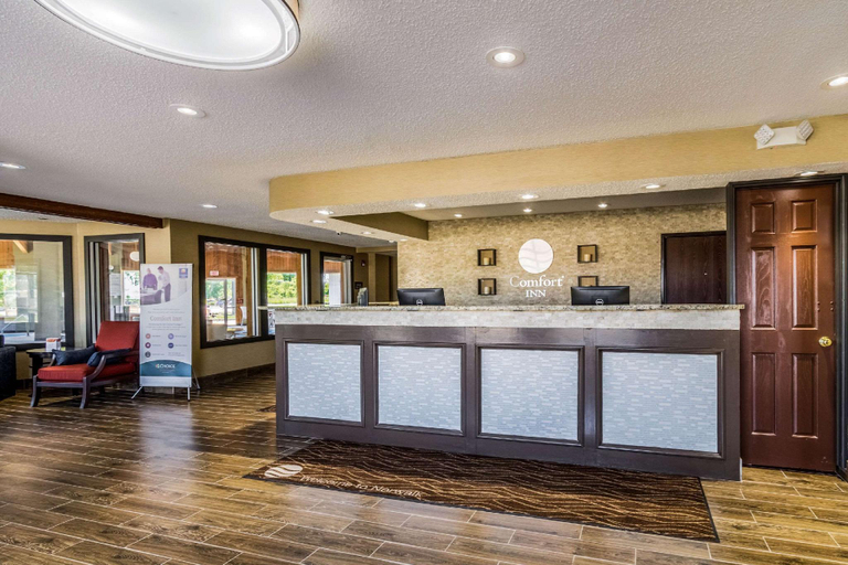 Public Area 2, Comfort Inn Norwalk - Sandusky, Huron