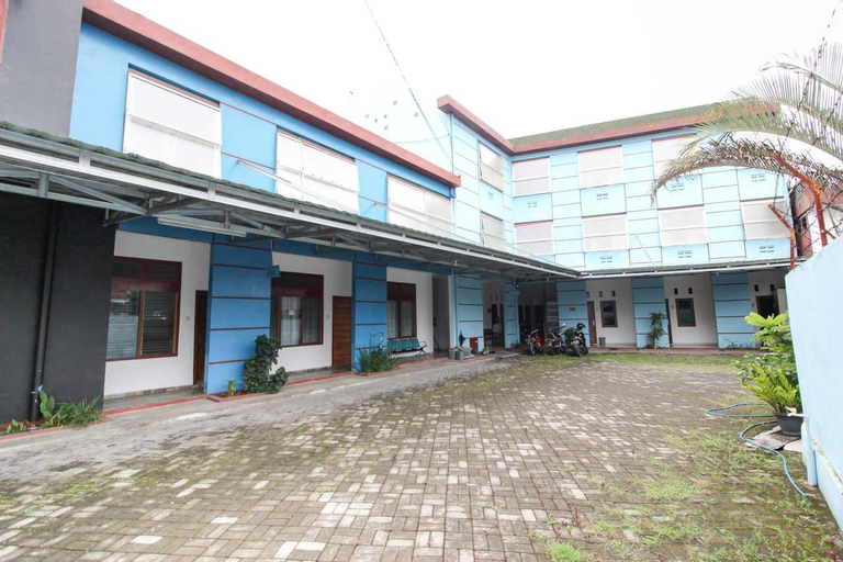 Exterior & Views 2, RedDoorz Syariah @ Kebun Raya Yogyakarta, Yogyakarta