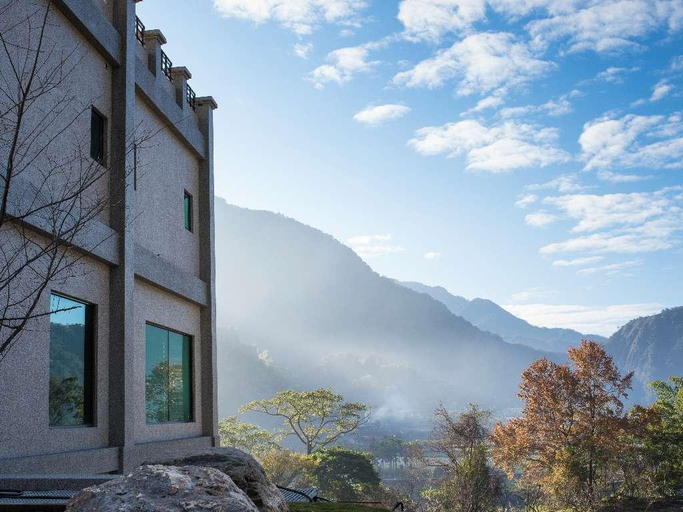 Others 2, Azureloho Hostel, Nantou