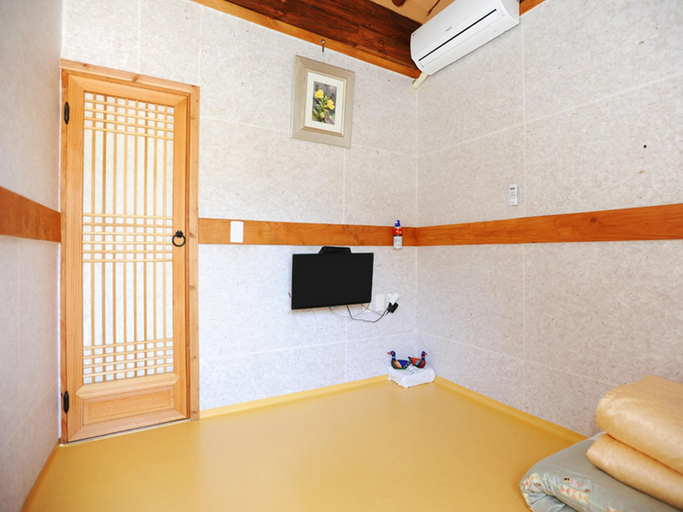 Bedroom 3, Happiness Full Hanok Guesthouse Jeonju, Jeonju