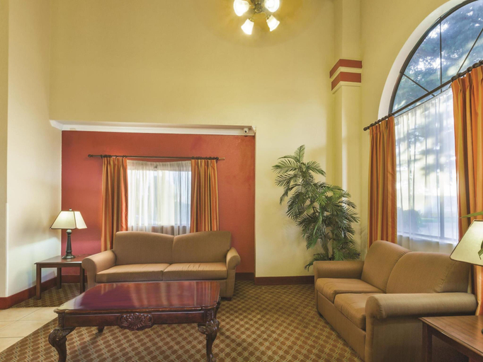 Public Area 2, Baymont by Wyndham Tehachapi, Kern
