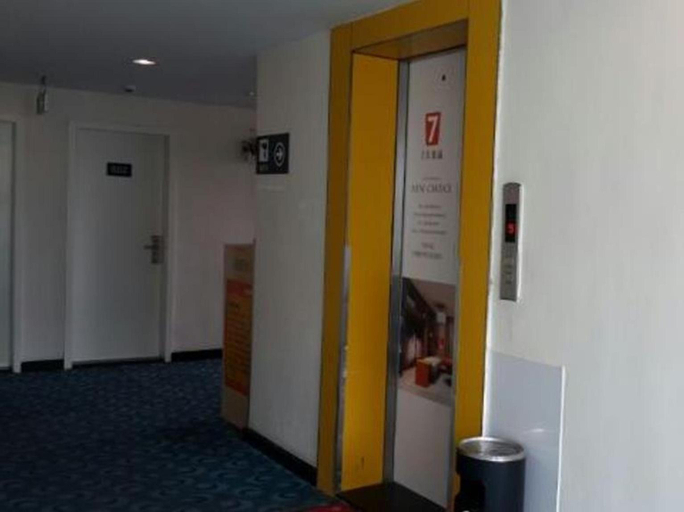 Public Area 2, 7 Days Premium Jiangmen Wuyi Avenue Gangkou Road, Jiangmen