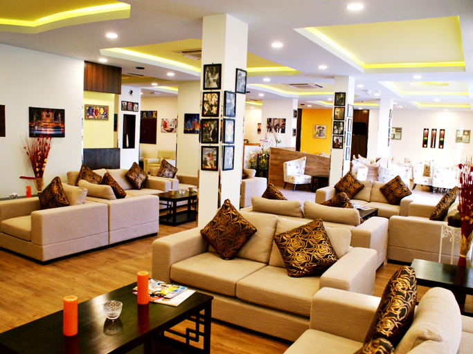 Lobby 4, Weekend Hotel Apartments, Bausher