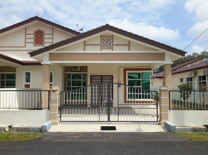 Title Holiday House, Alor Gajah