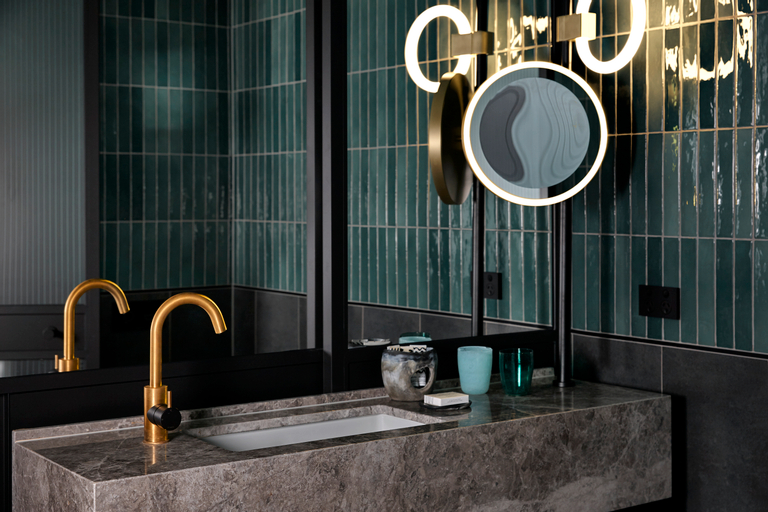 Bathroom 16