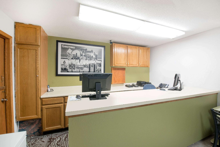 Public Area 3, Super 8 by Wyndham Winner SD, Tripp