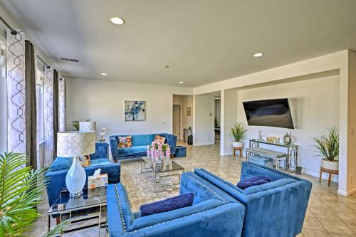 Chic and Spacious Seaside Home about 3 Mi to Beach!, Monterey