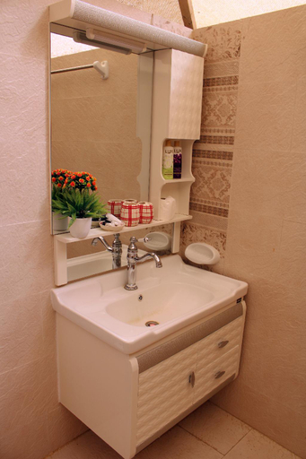 Bathroom 3, Safari Dunes Camp, Biddiya