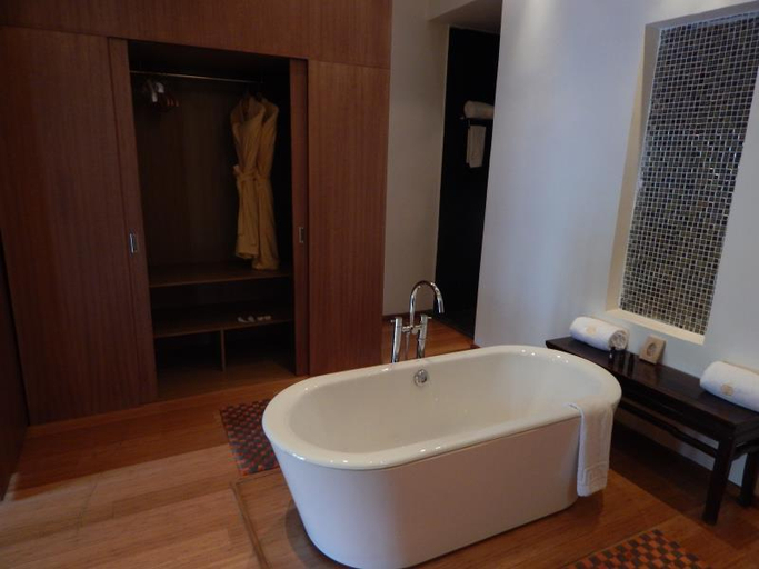 Bathroom 3, Terma Linca Resort and Spa, Chang
