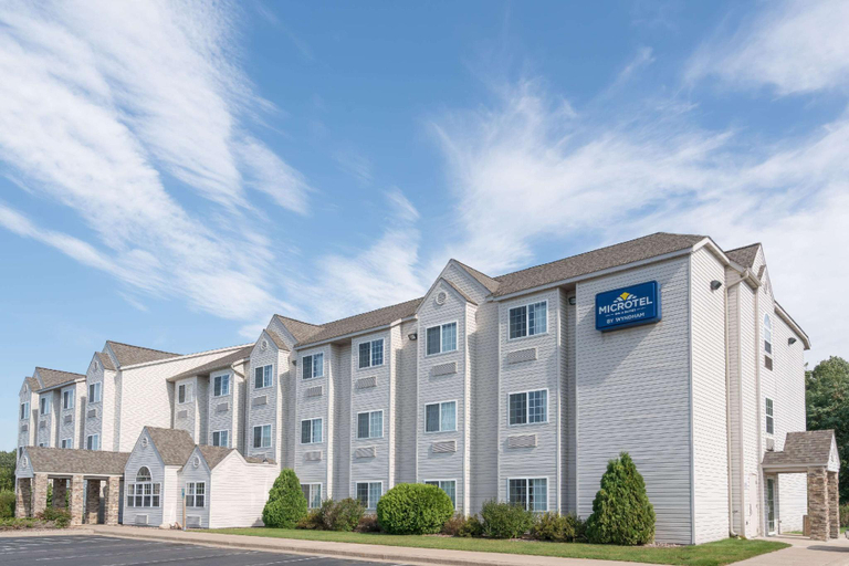 Exterior & Views 2, Microtel Inn & Suites By Wyndham Rice Lake, Barron