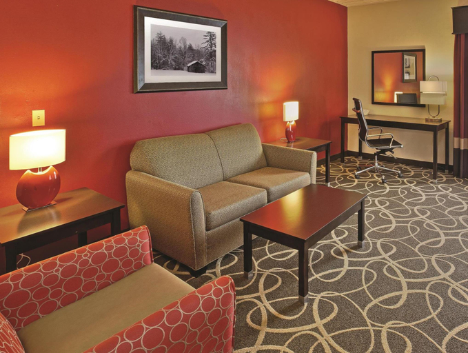 Public Area 2, La Quinta Inn & Suites by Wyndham Elkview - Charleston NE, Kanawha